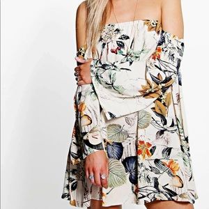 BOHOO Off-shoulder Floral Woven Dress Size 4